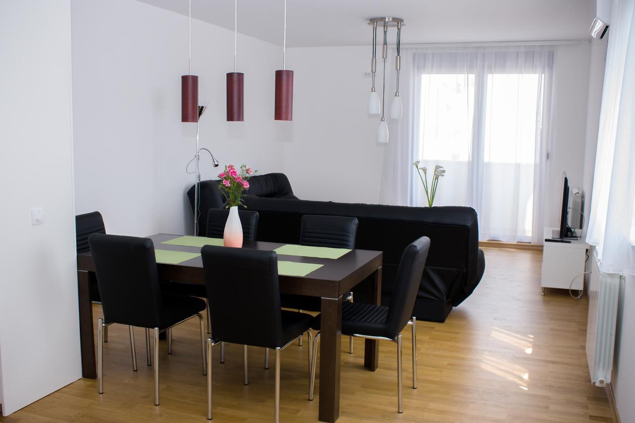 Botanical Garden Apartments Belgrado Esterno foto