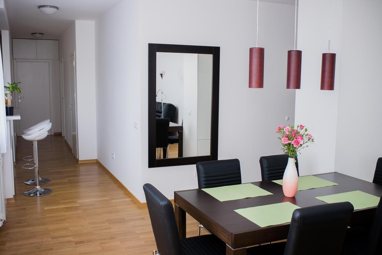 Botanical Garden Apartments Belgrado Esterno foto